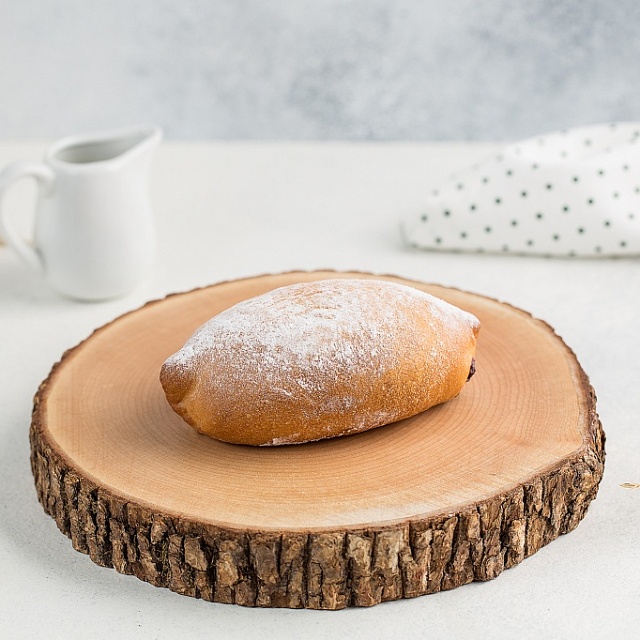 Пирожок с вишней