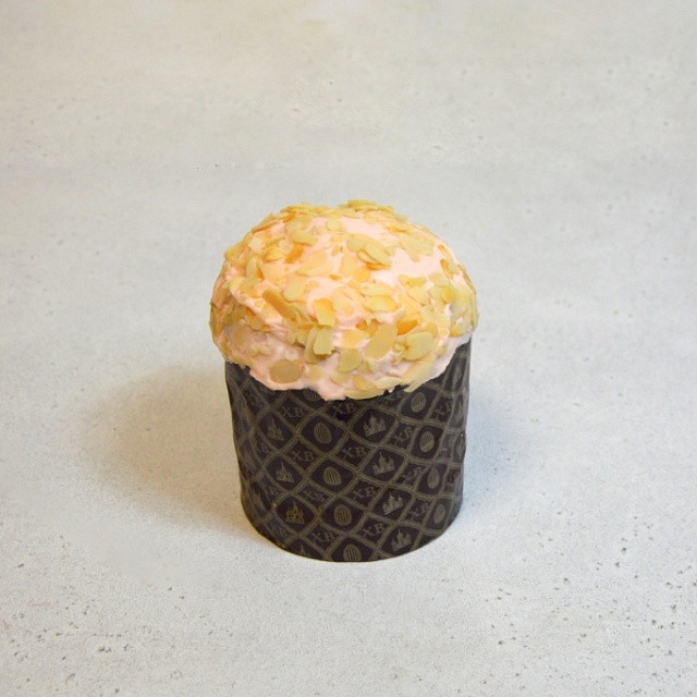 Кулич Яблонька (с орехом и сгущенкой)